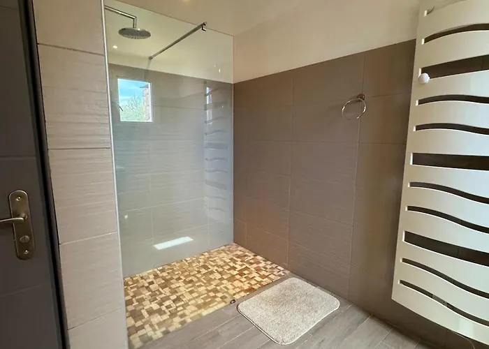 Βίλα Samsara, Piscine & Luxe Lecci